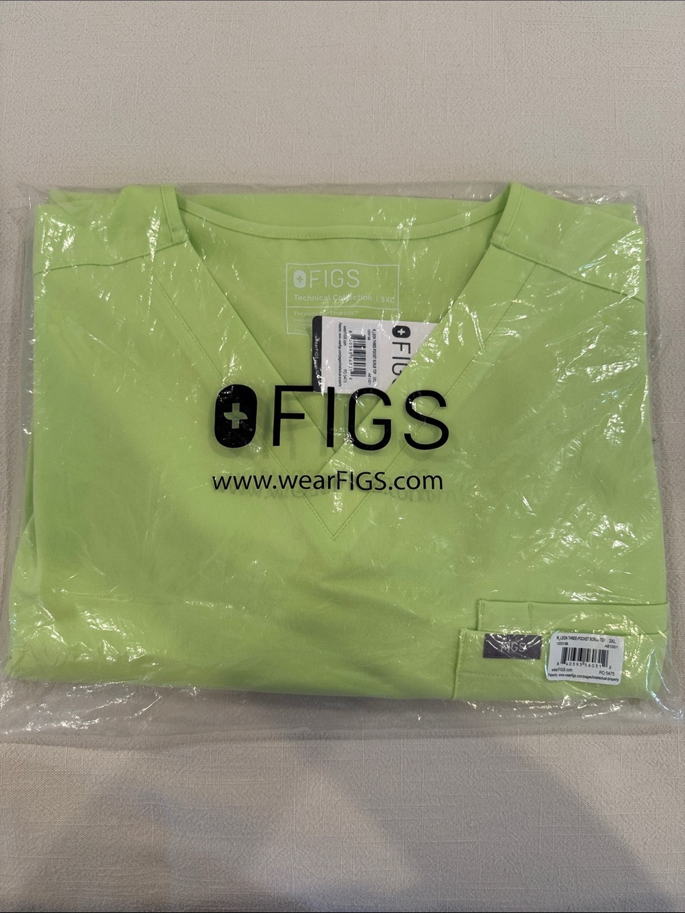 FIGS Men’s Sea Mist V-Neck Scrub Top